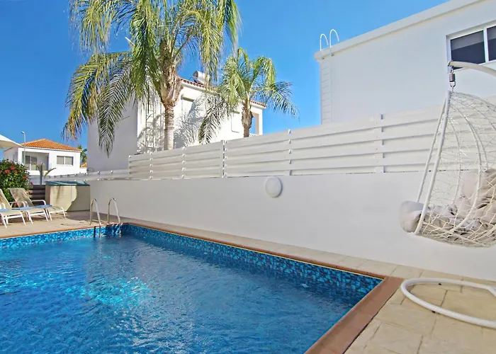 Villa Clara Protaras